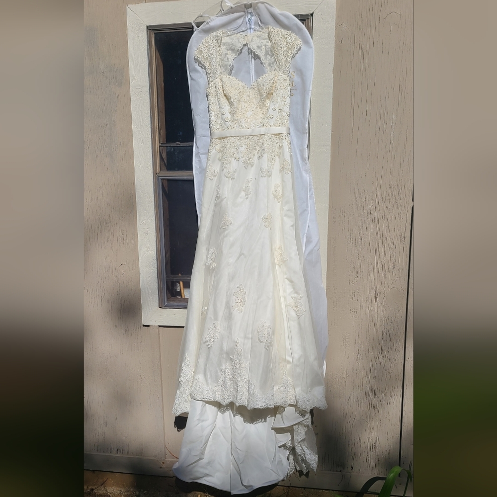 Wedding dress
